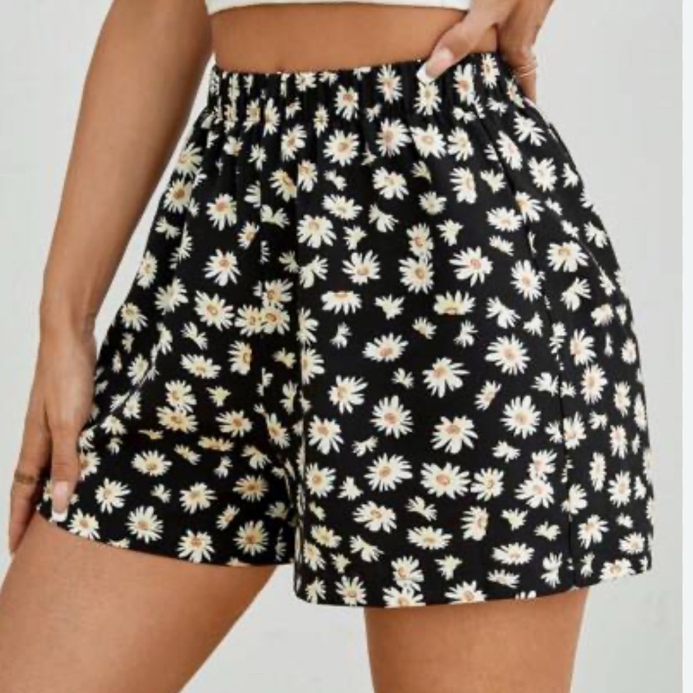SHEIN High Waist Black and White Floral Shorts